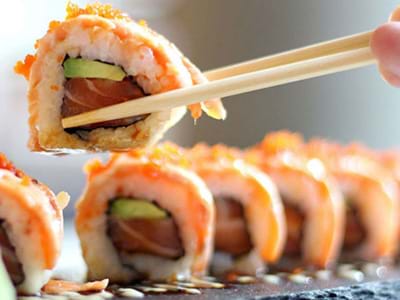 Sushi foodtruck op locatie